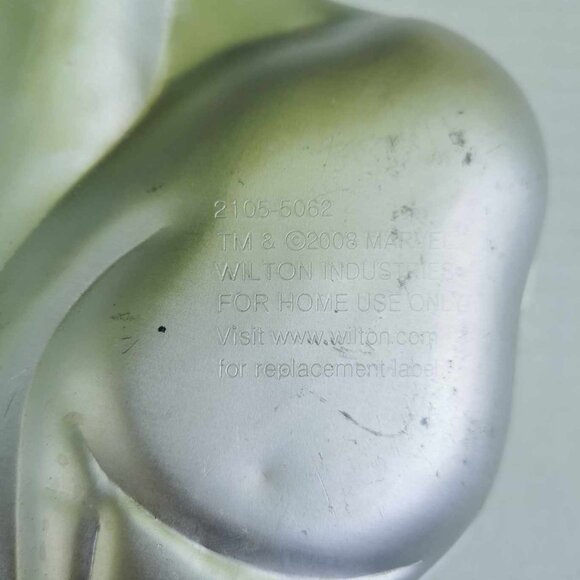 Spider-Man Cake Tray Large ( Wilton ) - Picture 2 of 2